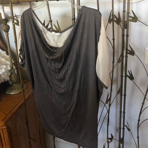 Maitai top, NWOT ruched neck line and sleeves, cute shimmery detail. Size med. - Picture 3 of 6